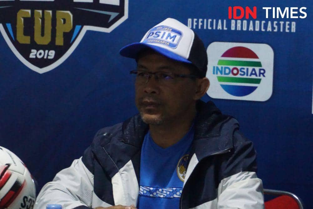 Aji Santoso saat masih melatih PSIM. IDN Times/Tunggul Kumoro