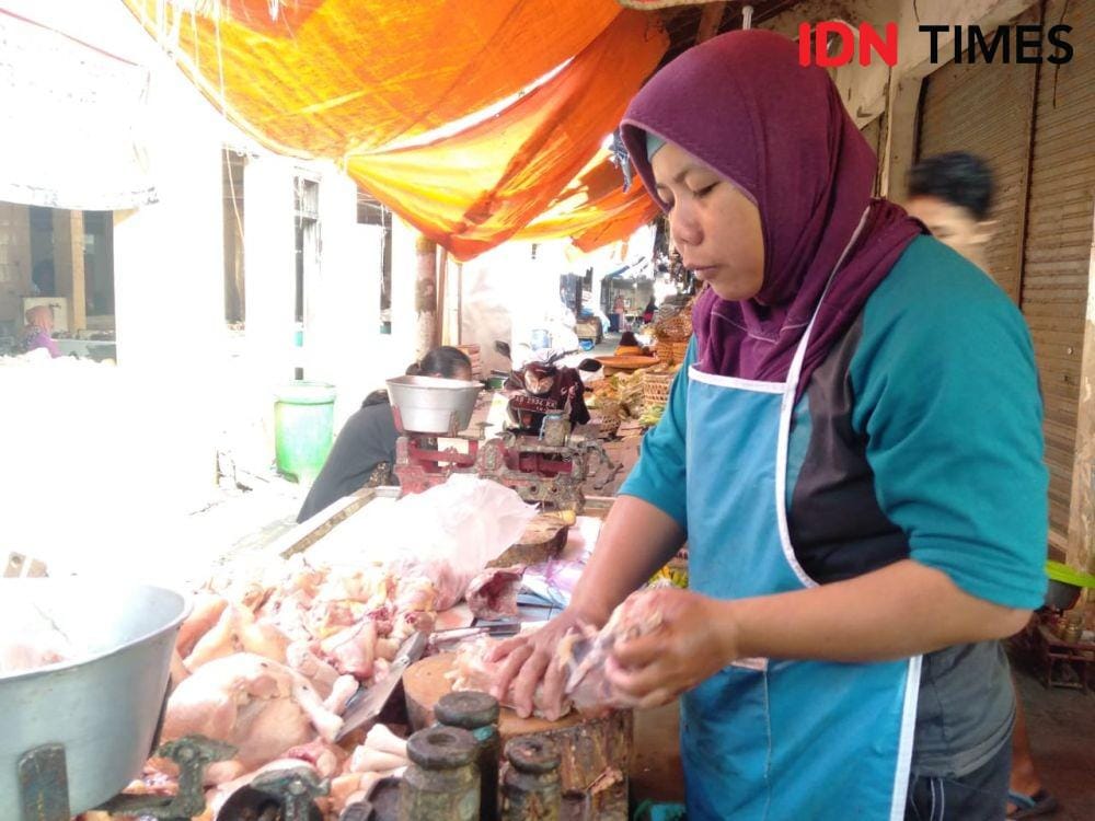 Ilustrasi daging ayam. IDN Times/Daruwaskita