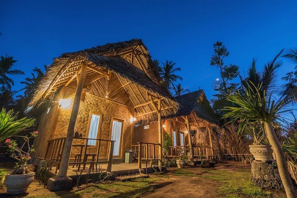 Facebook.com/fullmoonbungalows