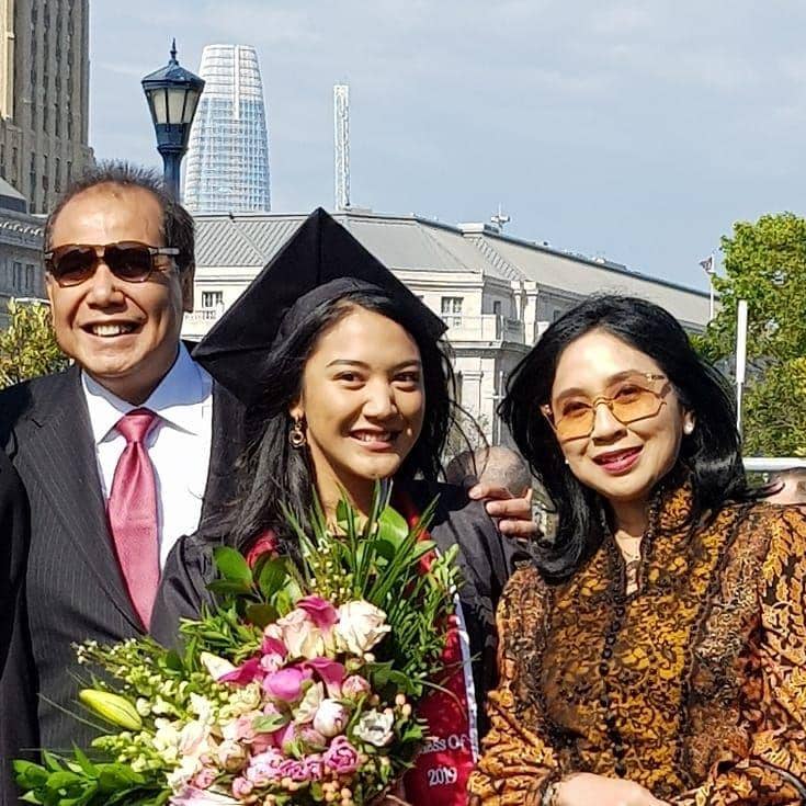 Instagram/anita_chairultanjung