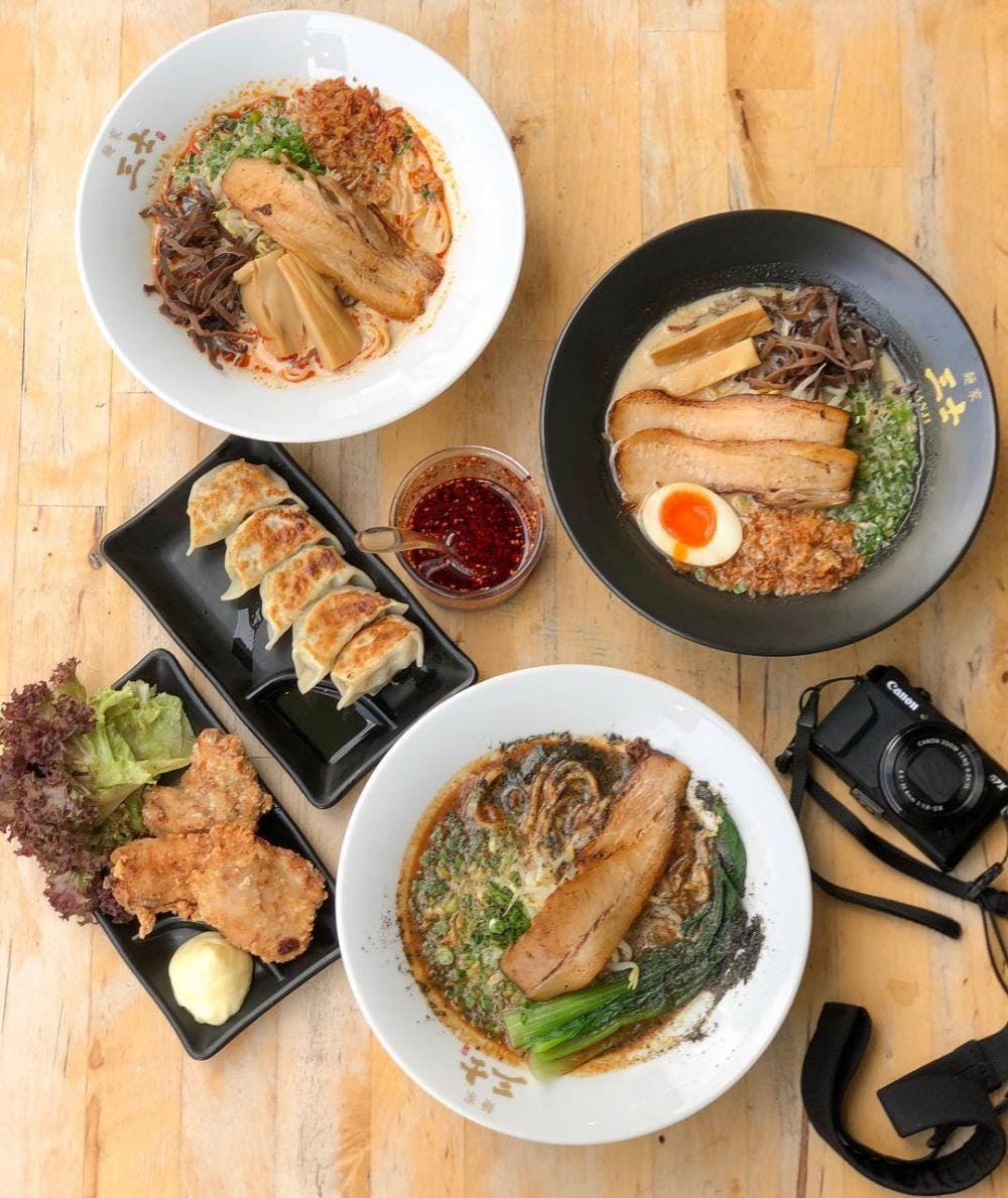 instagram.com/melmeleats