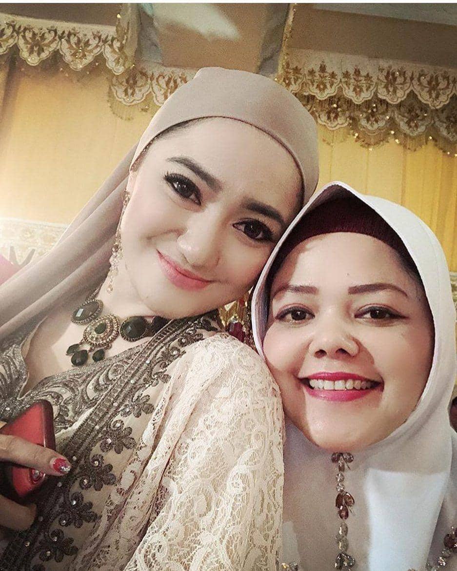 instagram.com/marcella_simon