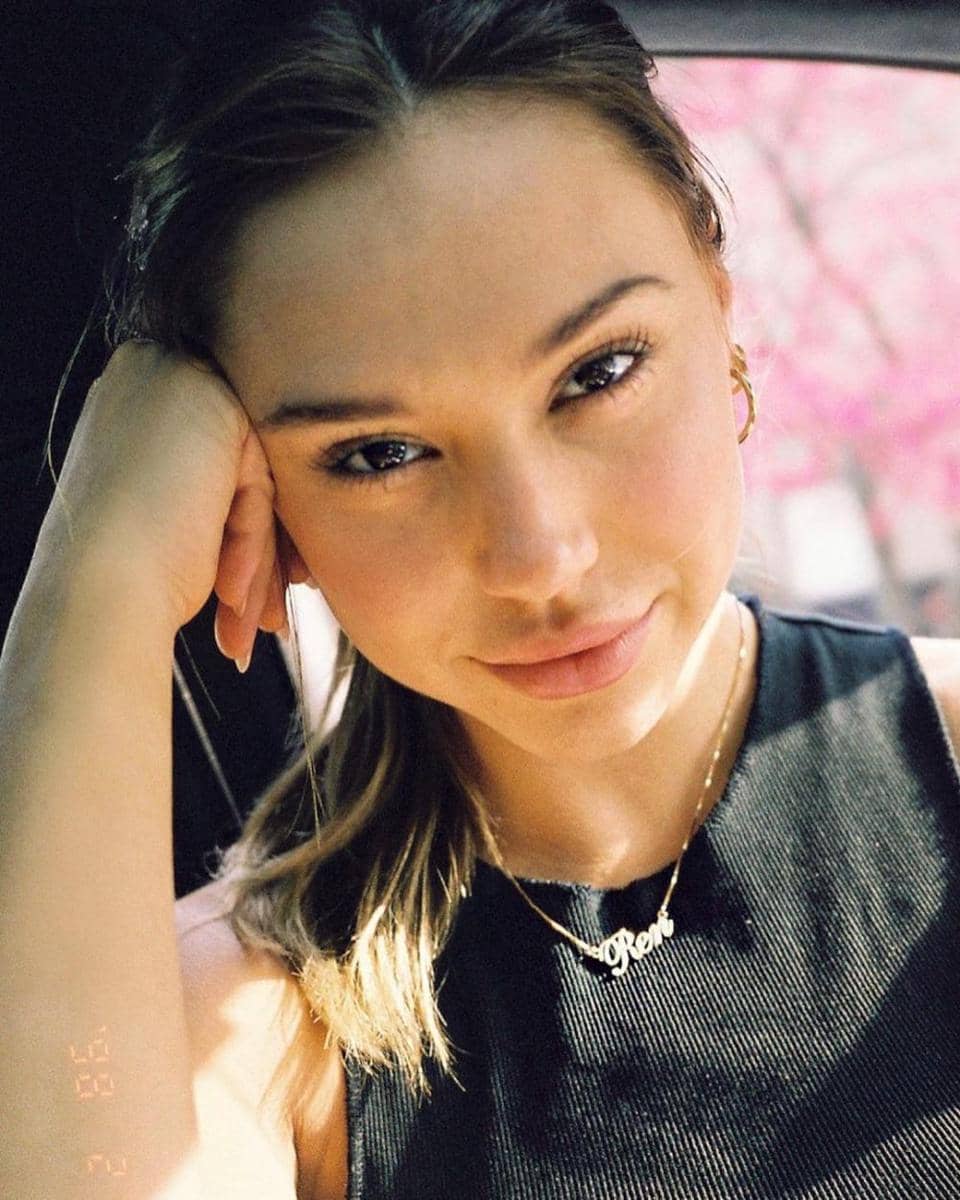 Instagram.com/alexisren