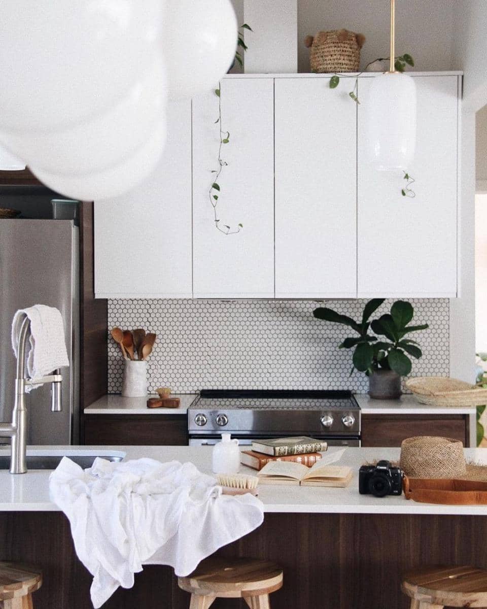 instagram.com/charlodussault