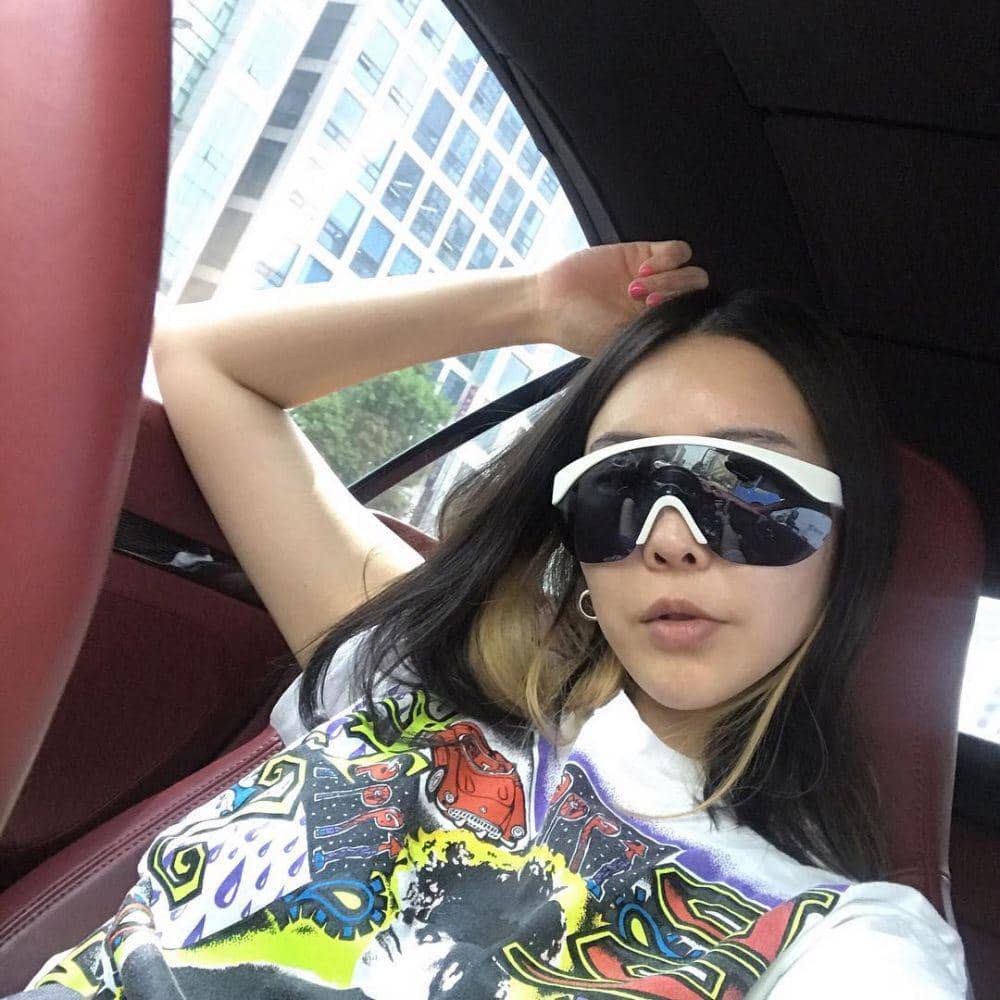 instagram.com/damikwon_