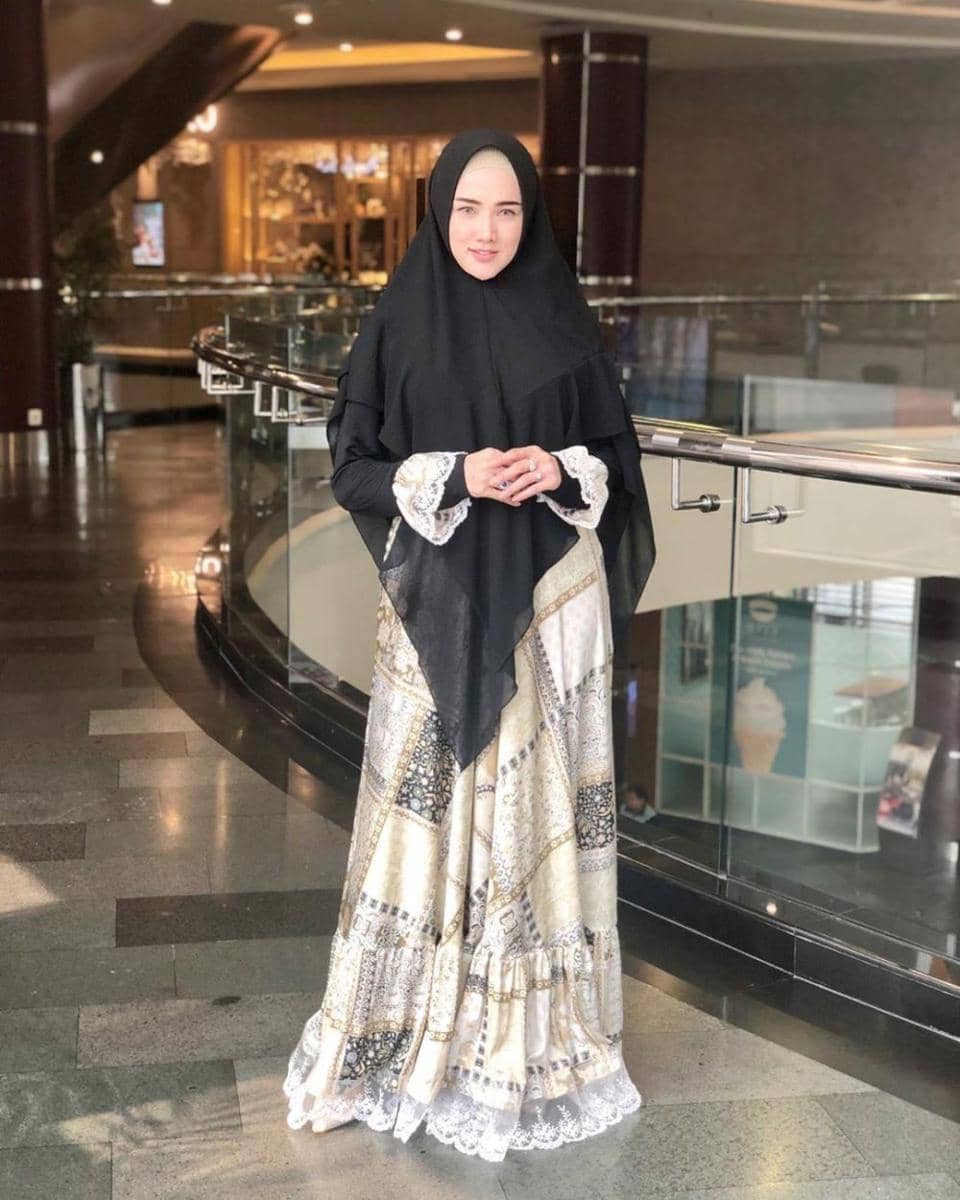 instagram.com/mulanjameela1