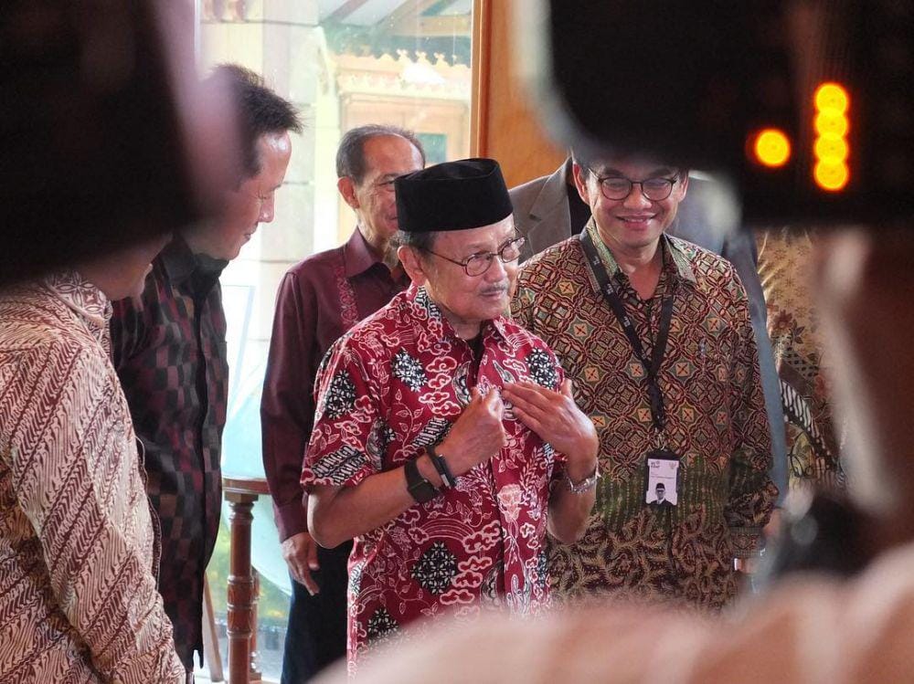 instagram.com/@b.jhabibie