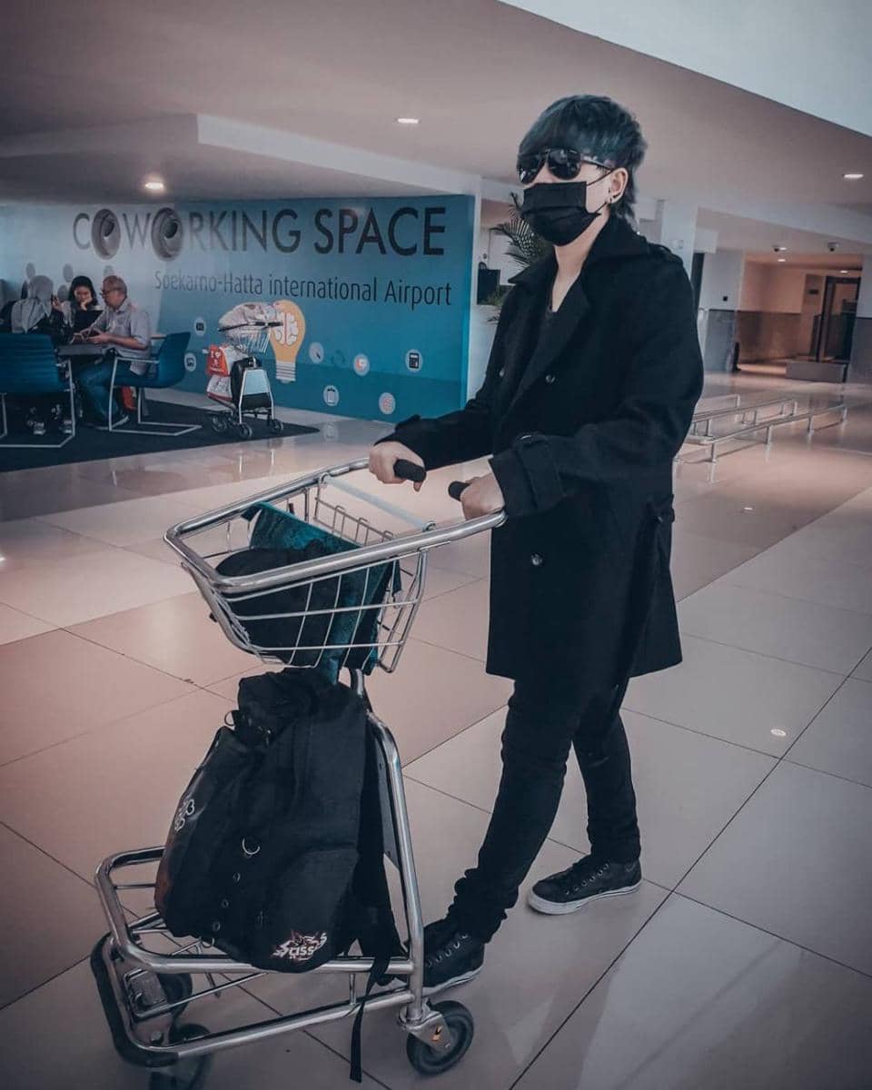 Instagram.com/mitathevirgin