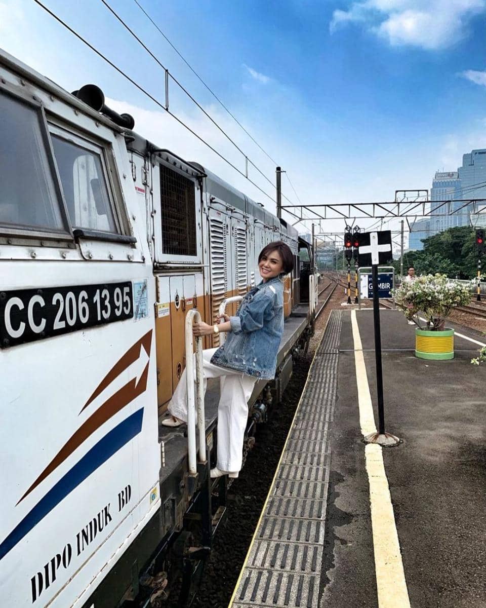 instagram.com/yunishara36