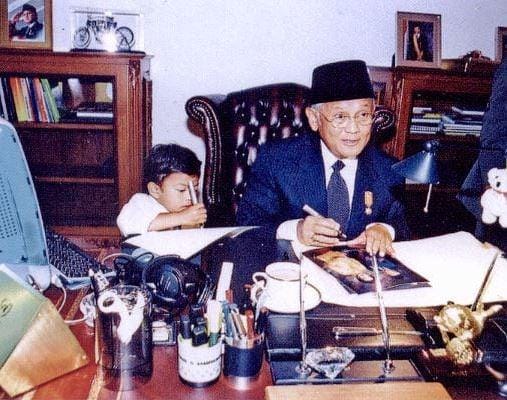 instagram.com/@b.jhabibie