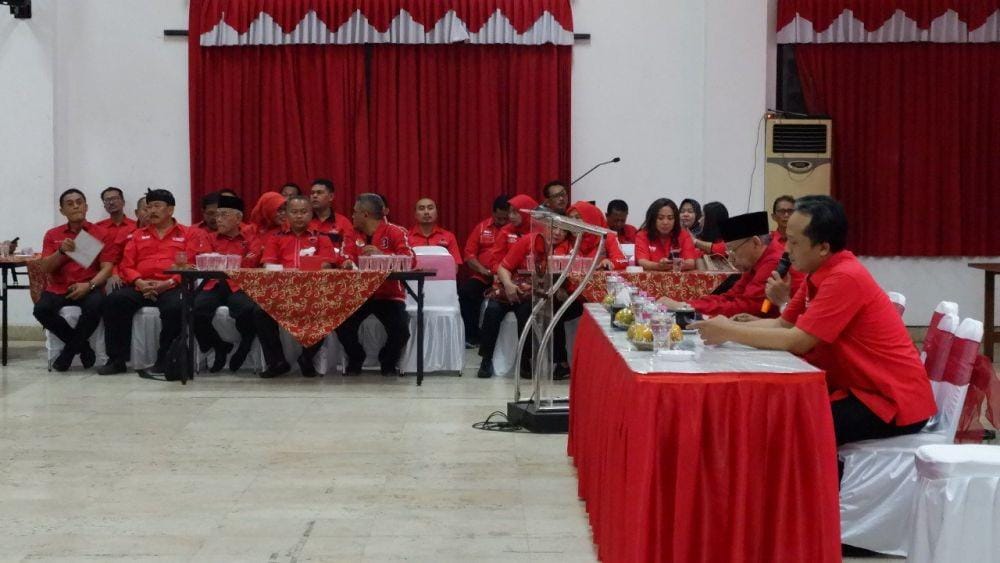 twitter.com/DPD_PDIP_JATENG