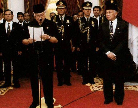 Wikimedia.org/B. J. Habibie: 72 Days as Vice President