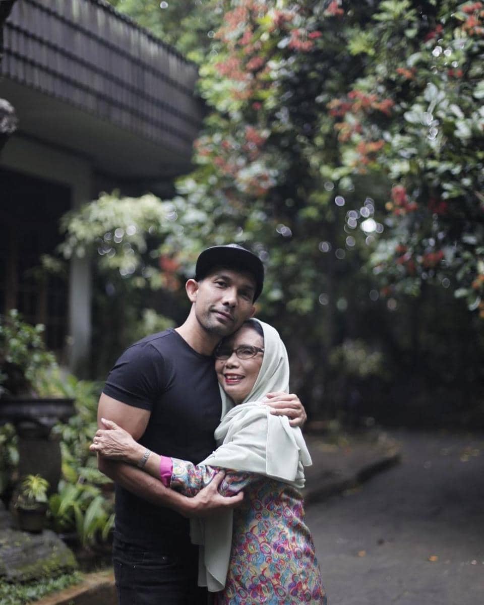 Instagram.com/indraherlambang