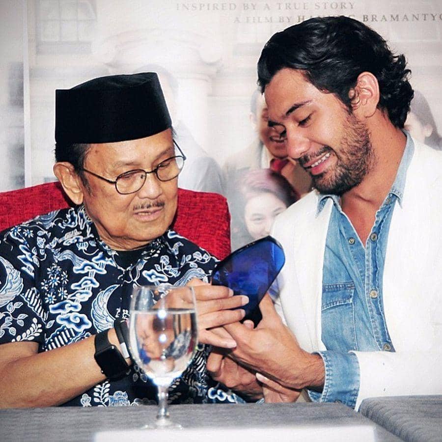 instagram.com/officialpilarez