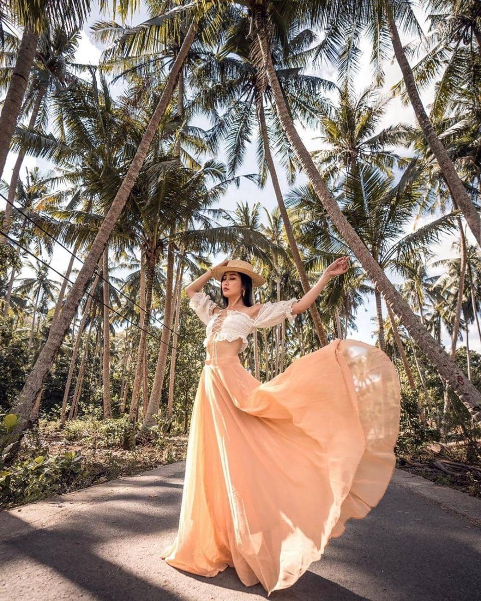 instagram.com/ofleatherandlace