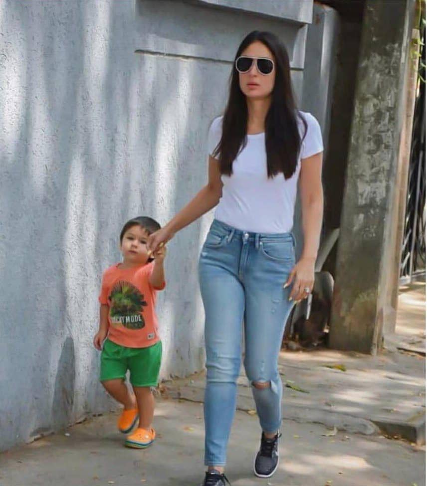 instagram.com/therealkareenakapoor