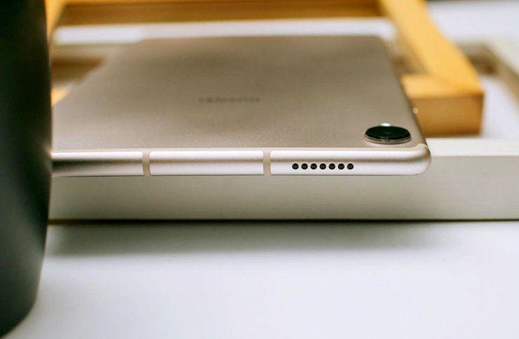 Huawei MediaPad M6 8.4 VS Samsung Galaxy Tab A10.1