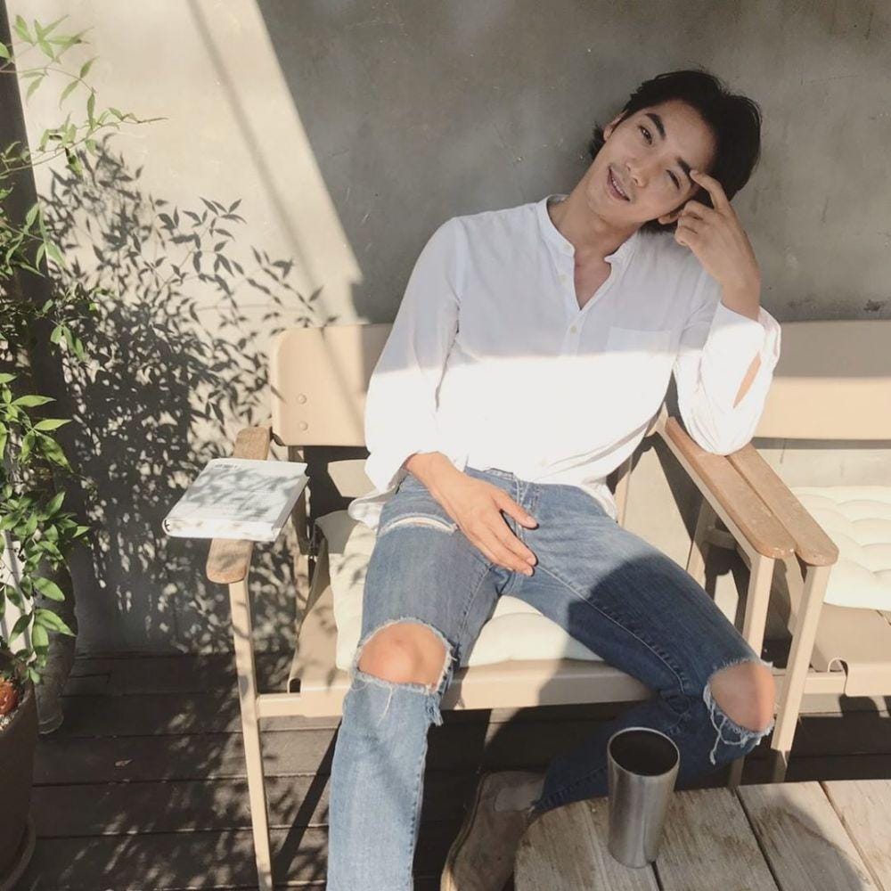 instagram.com/hwanghee1018