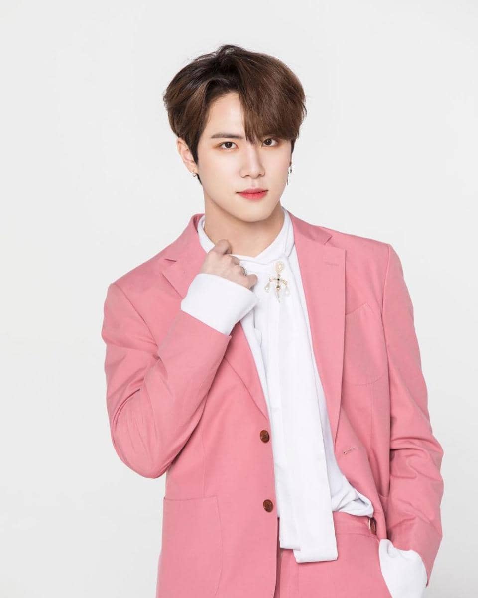 instagram.com/kimdonghan.official