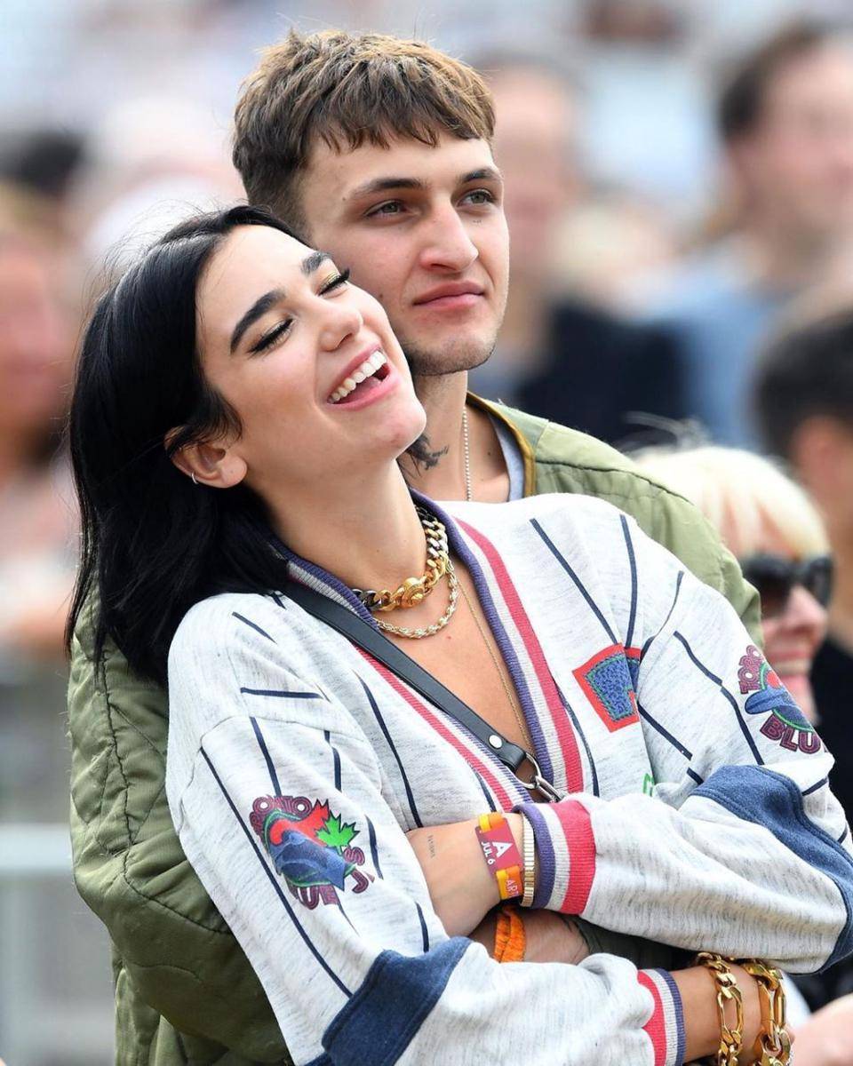 instagram.com/enews