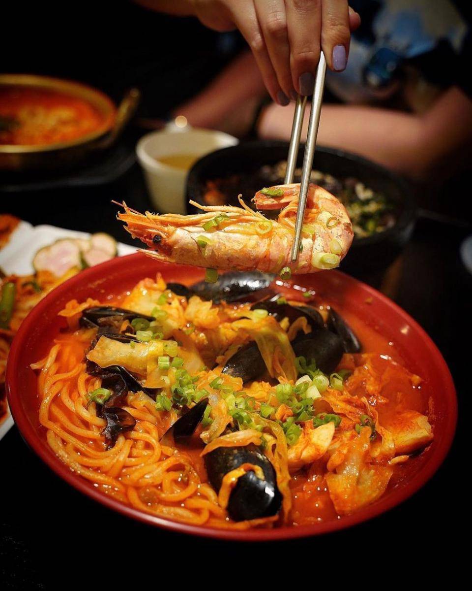 instagram.com/eats.with.tina