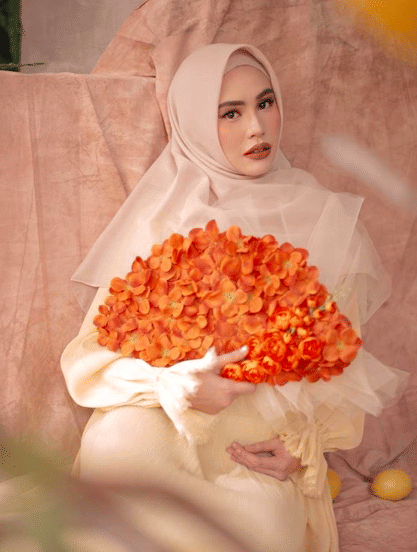 instagram.com/kartikaputriworld