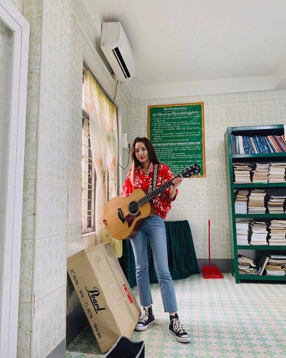 instagram.com/daraxxi