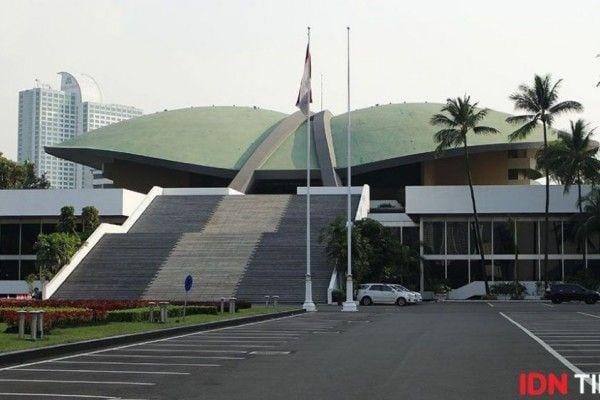 (Ilustrasi gedung DPR) IDN Times/Kevin Handoko