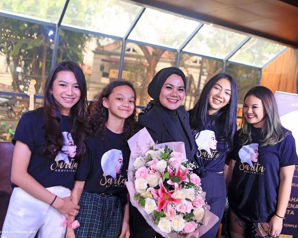 instagram.com/queen_saritaabdulmukti