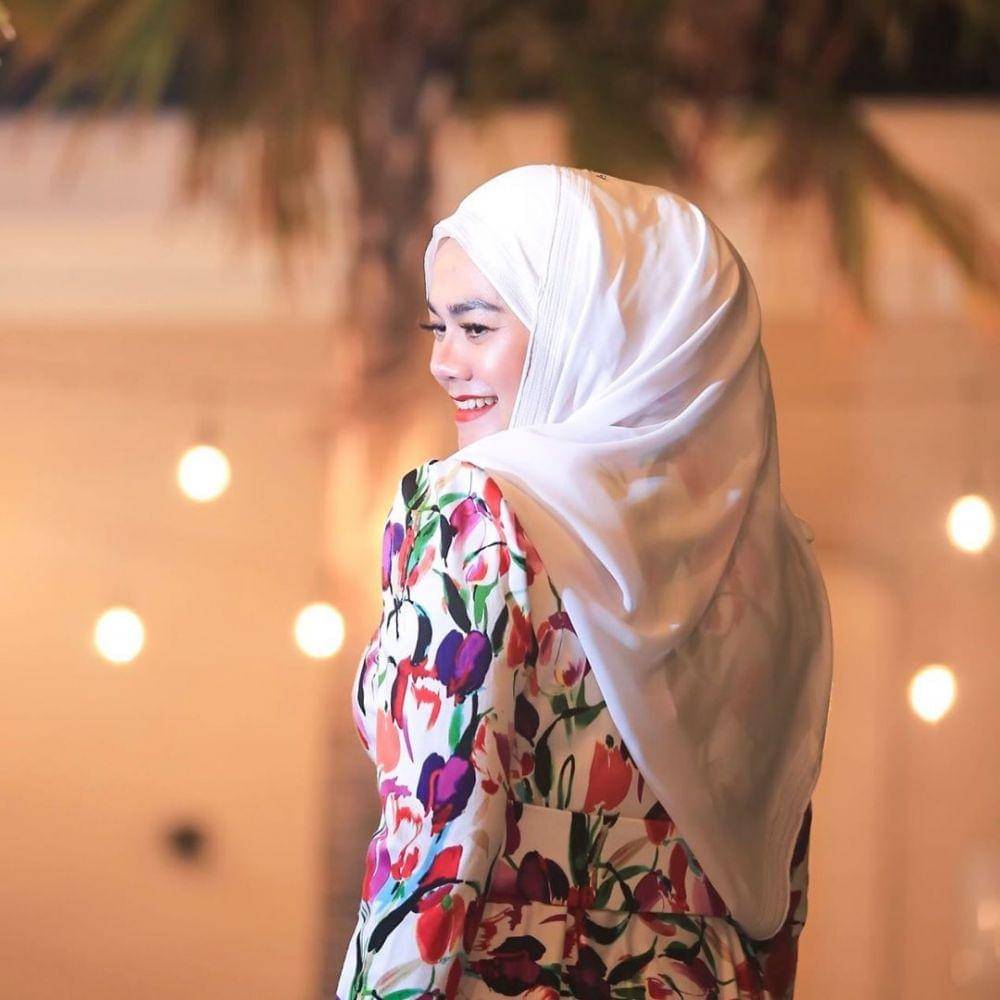 instagram.com/queen_saritaabdulmukti