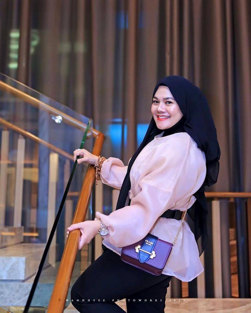 instagram.com/queen_saritaabdulmukti