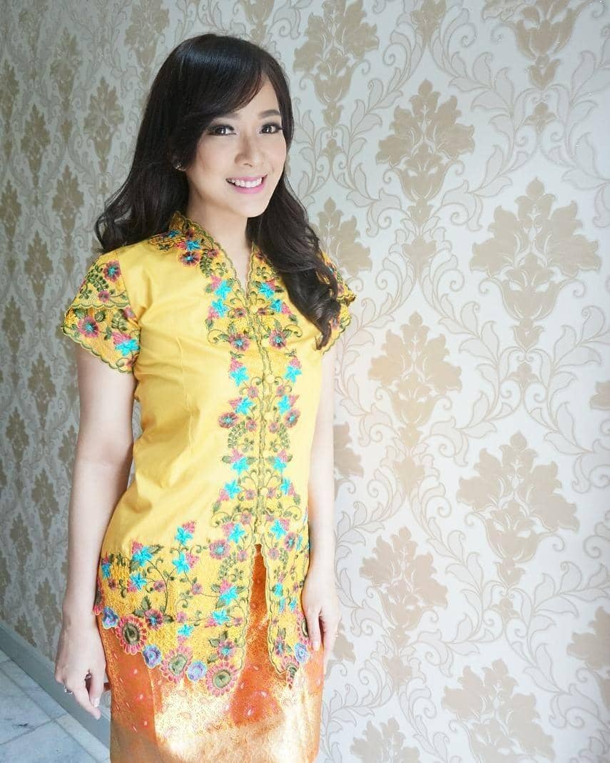 instagram.com/yuanitachrist