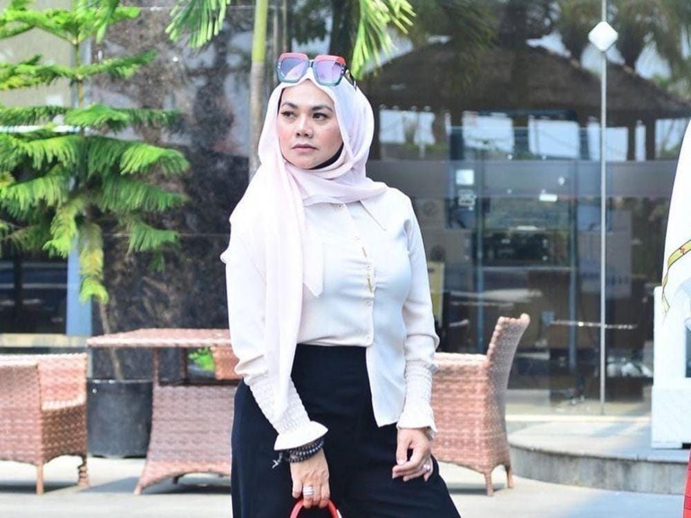 instagram.com/queen_saritaabdulmukti