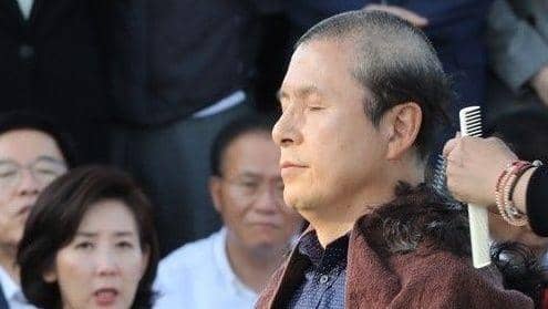 Protes Pemerintah, Pemimpin Oposisi Korea Selatan Gunduli Kepalanya