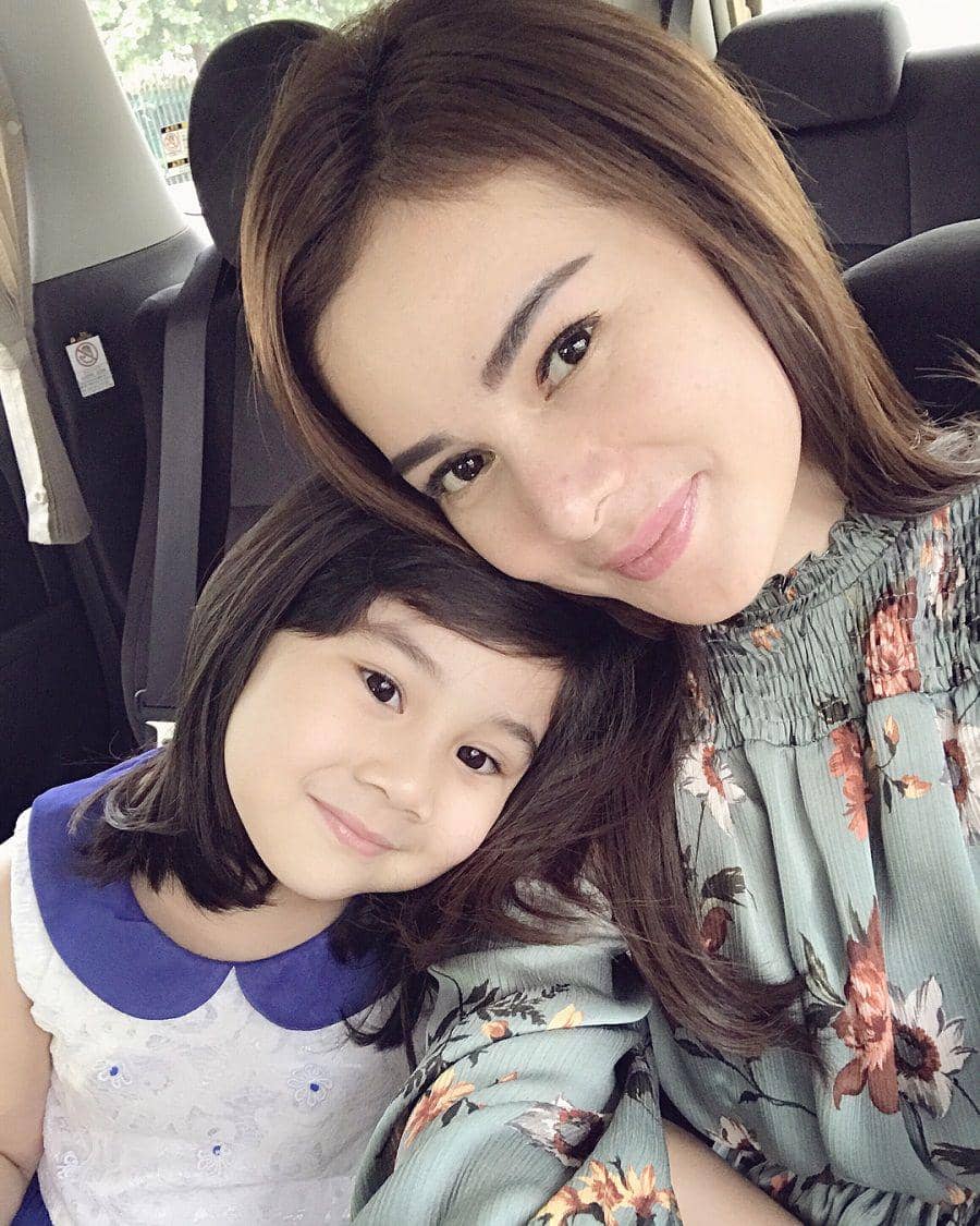 instagram.com/astridtiar127