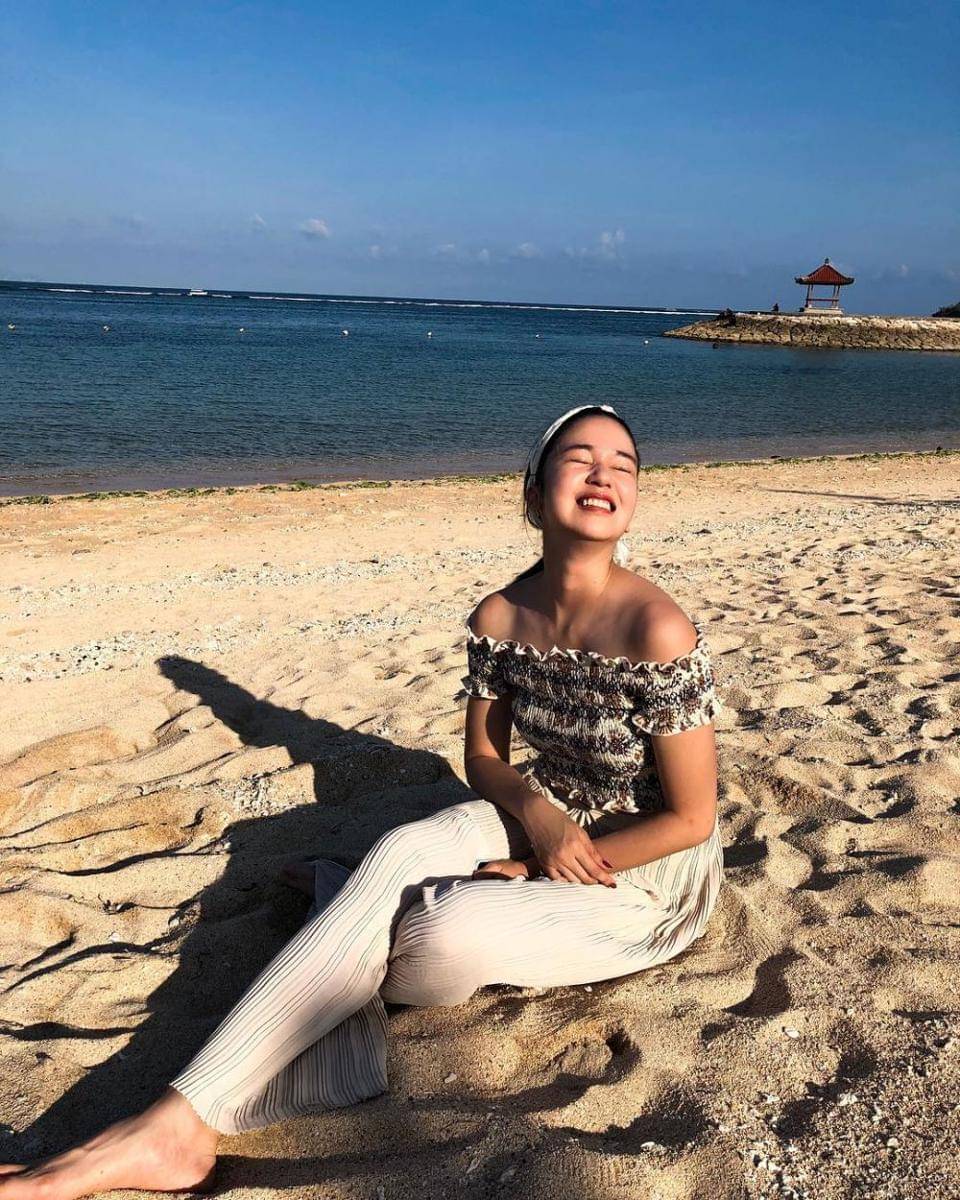 instagram.com/laurabas