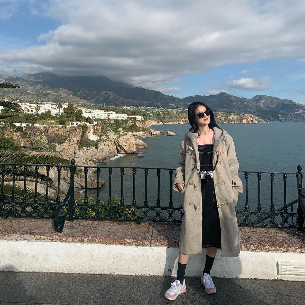 instagram.com/__shinyeeun