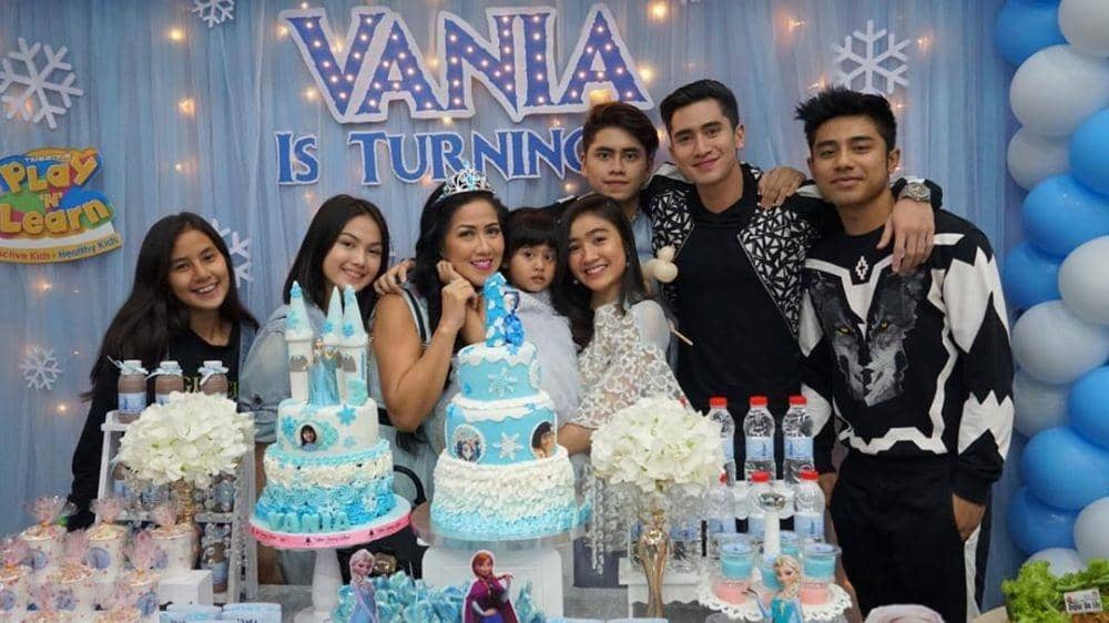 instagram.com/vaniaathabina24