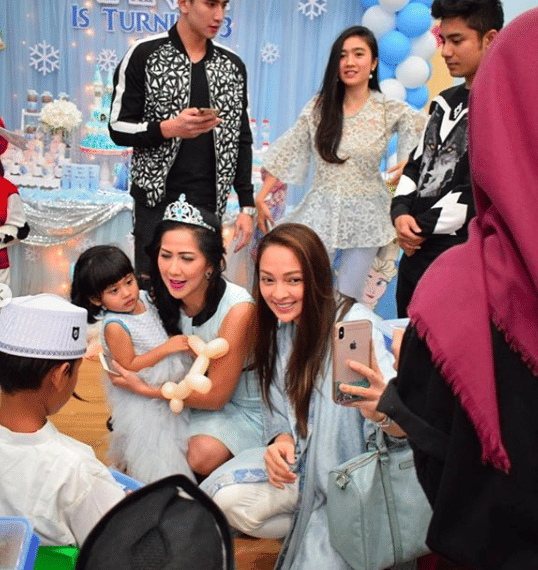 instagram.com/vaniaathabina24