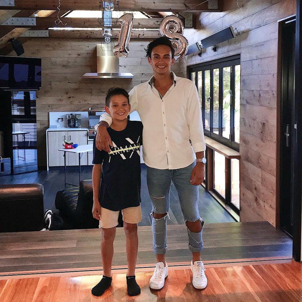 instagram.com/luisleeds