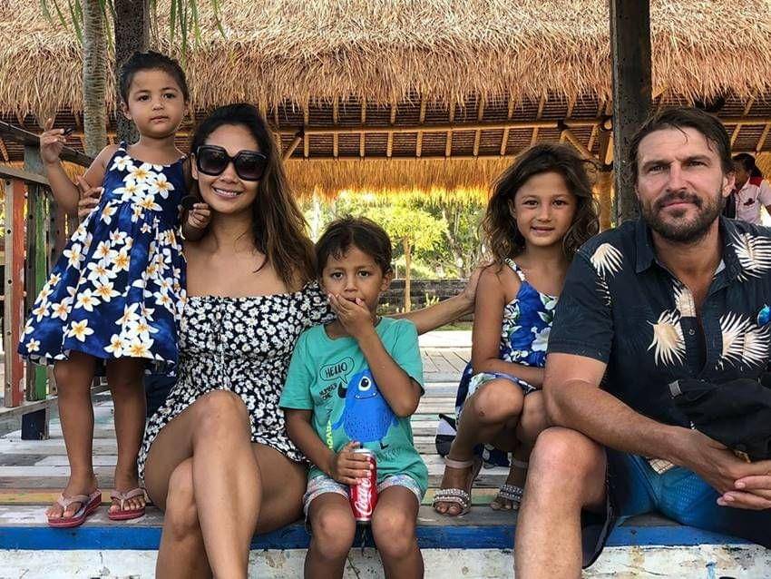 instagram.com/indahkalalo/