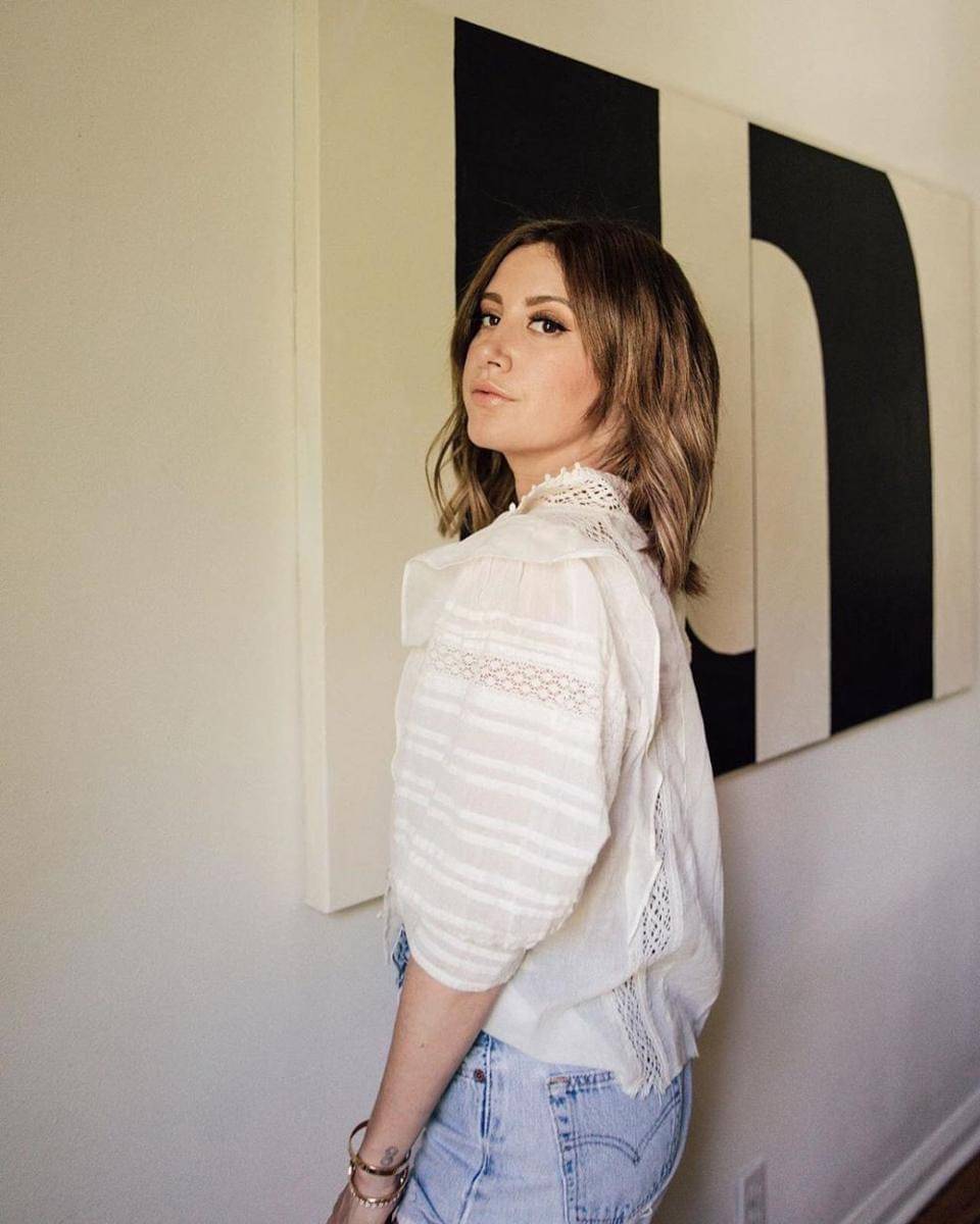 instagram.com/ashleytisdale