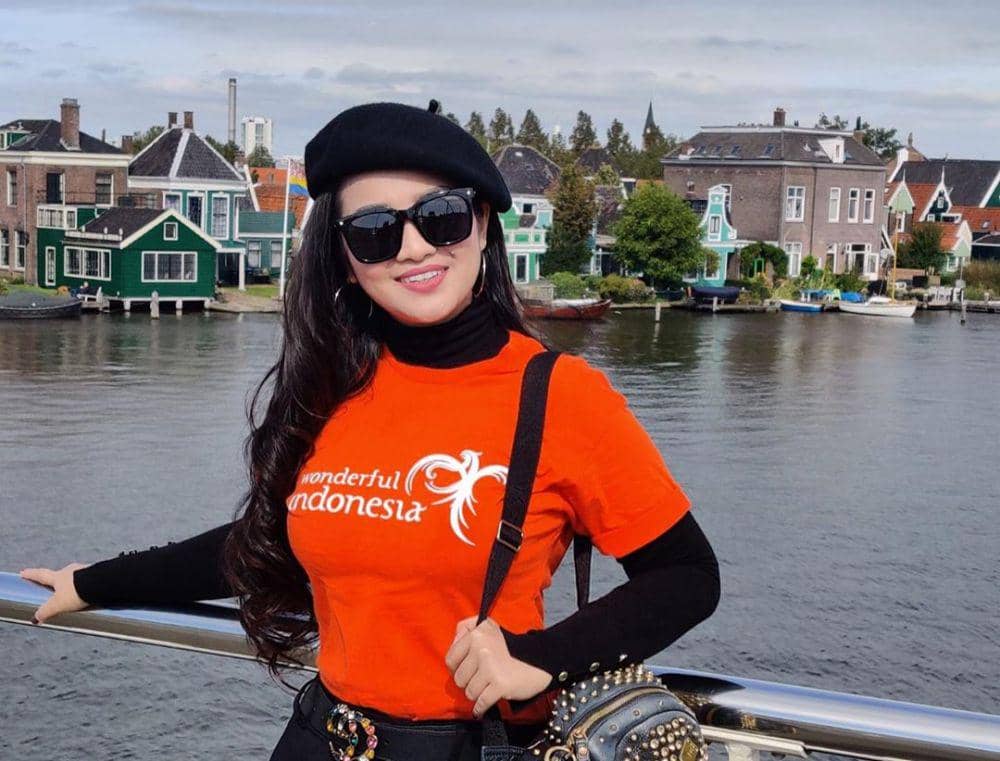 instagram.com/fitricarlina