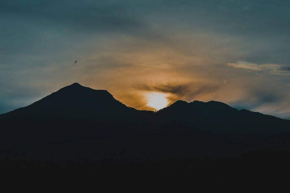 https://unsplash.com/photos/arvinkeynes