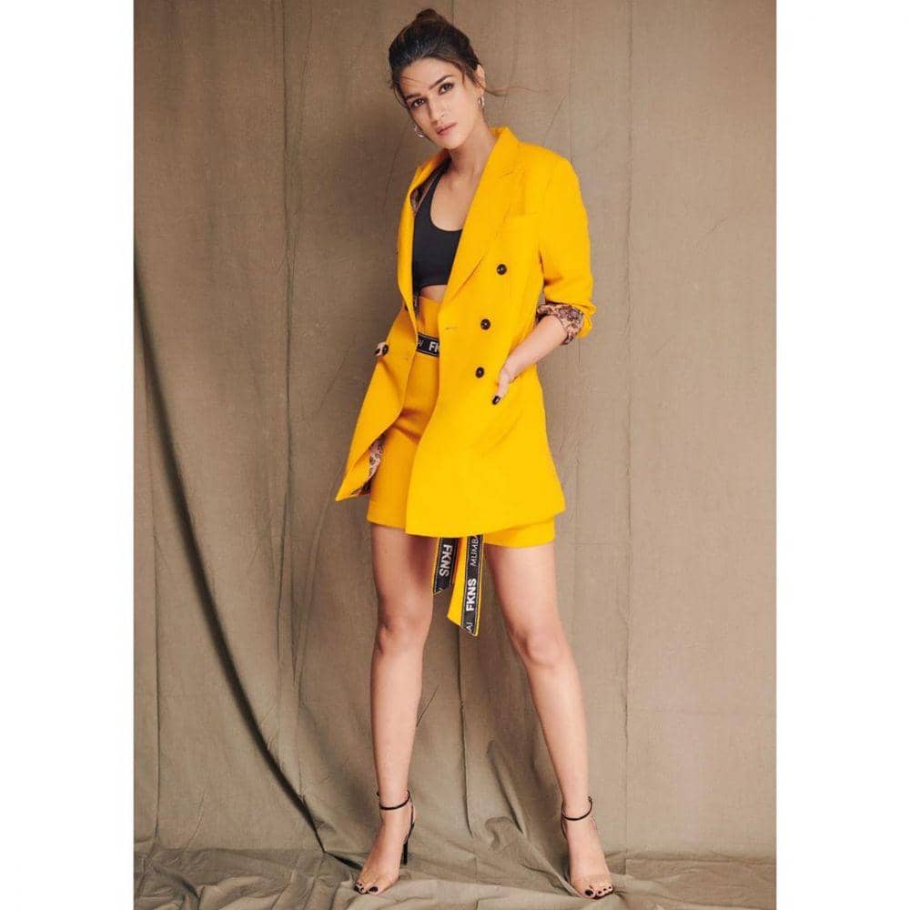instagram.com/kritisanon