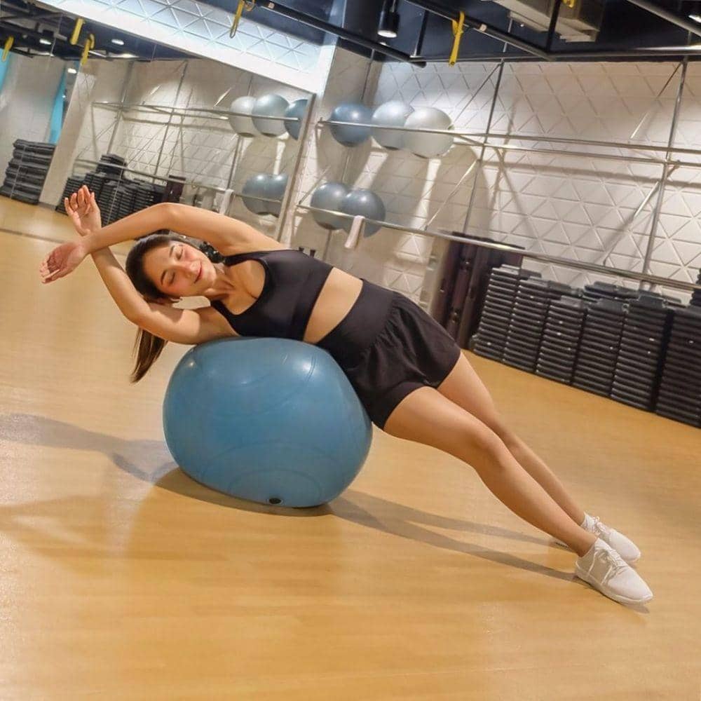 instagram.com/dindakirana.s