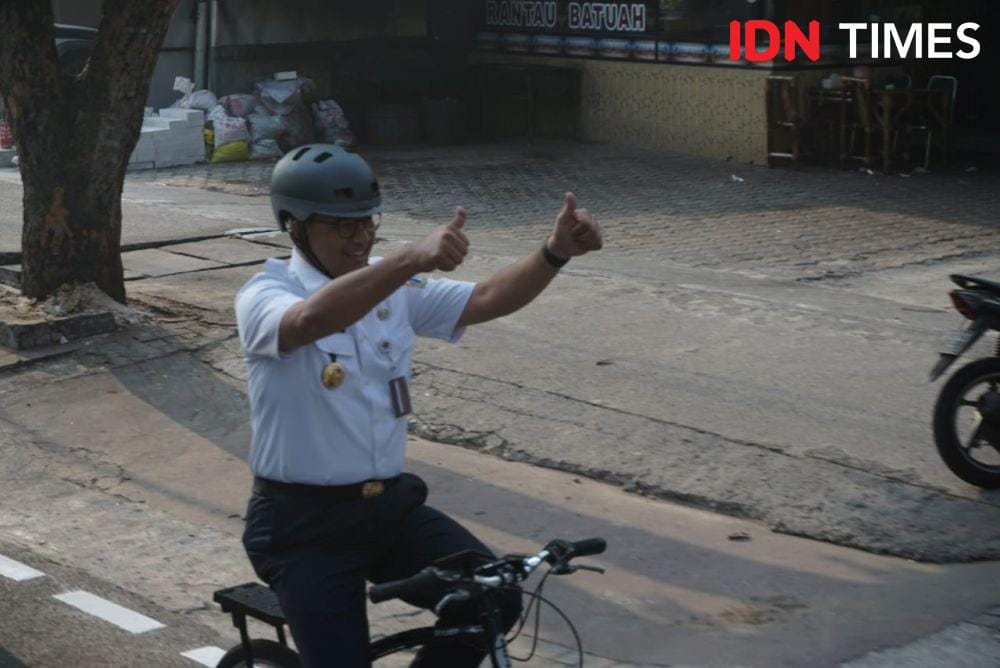 Anies Baswedan, Uji Coba Jalur Sepeda