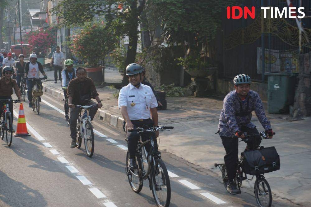 Anies Baswedan, Uji Coba Jalur Sepeda