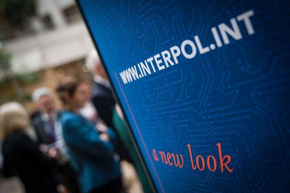 Alamat situs Interpol seperti tampak dalam sebuah layar. instagram.com/interpol_hq