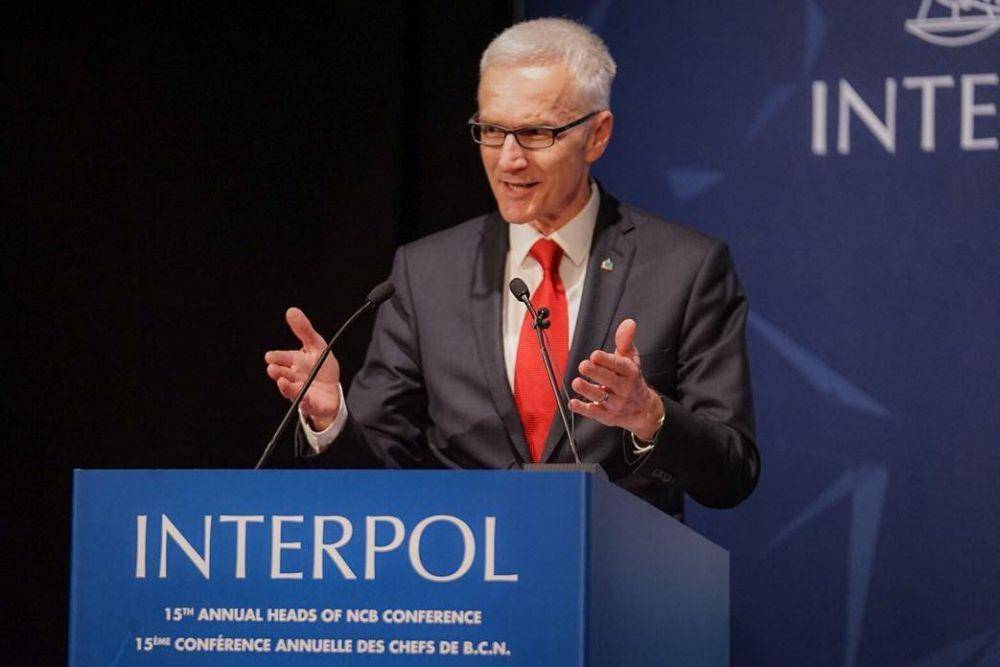 Sekjen Interpol, Jürgen Stock, berpidato dalam sebuah konferensi tahunan tentang penegakan hukum pada 9 April 2019. instagram.com/interpol_hq